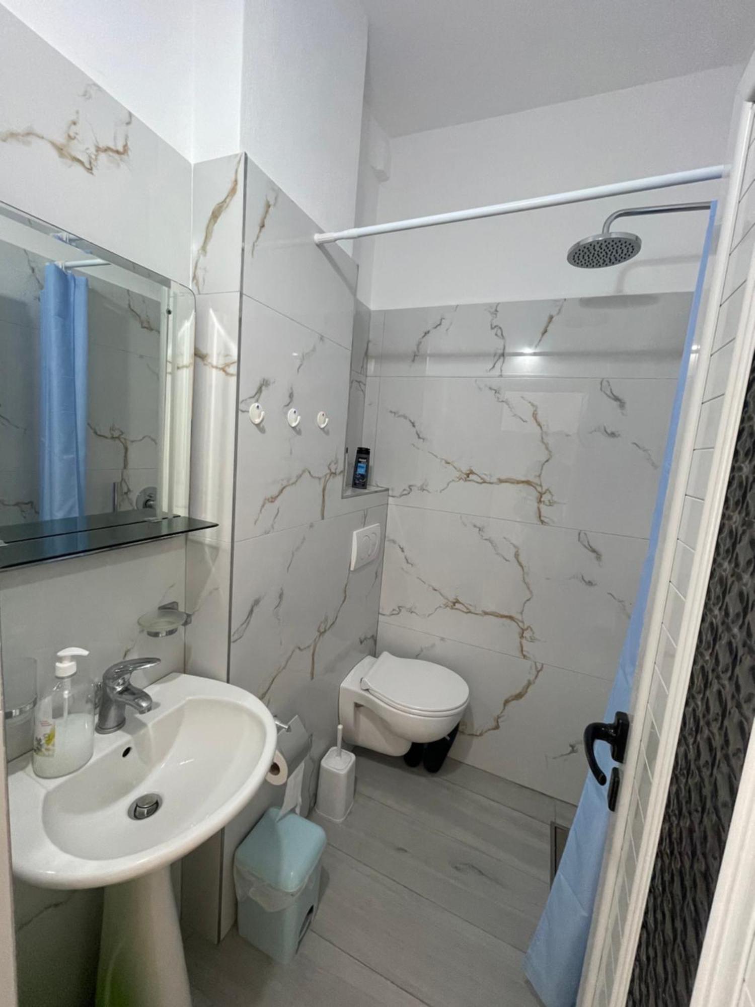 Villa Rrodhaj Sarandë 외부 사진